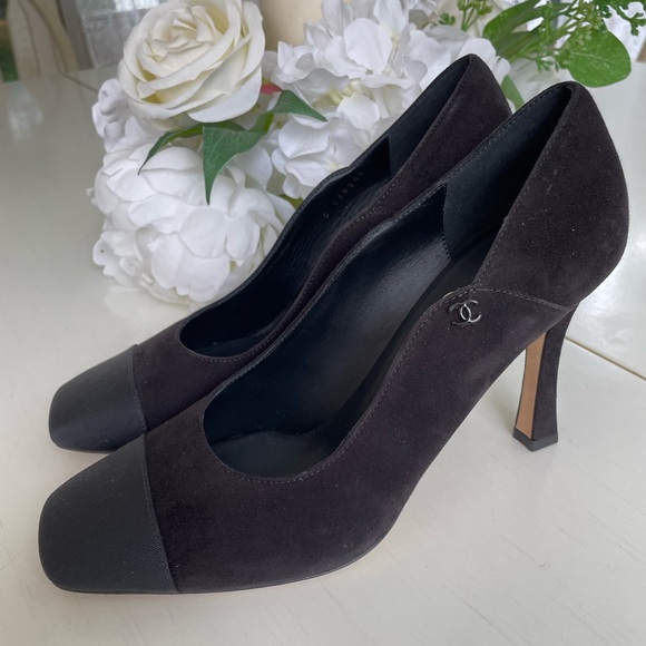 ❌SOLD OUT❌Chanel Black Suede Pumps Size 39 - Picture 7 of 10